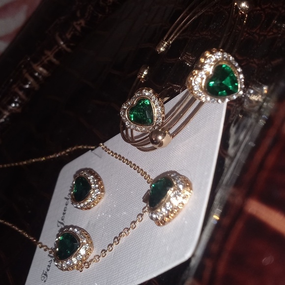 Generic Jewelry - Necklace set:ring ,bracelet ,earrings  pendant 6pieces